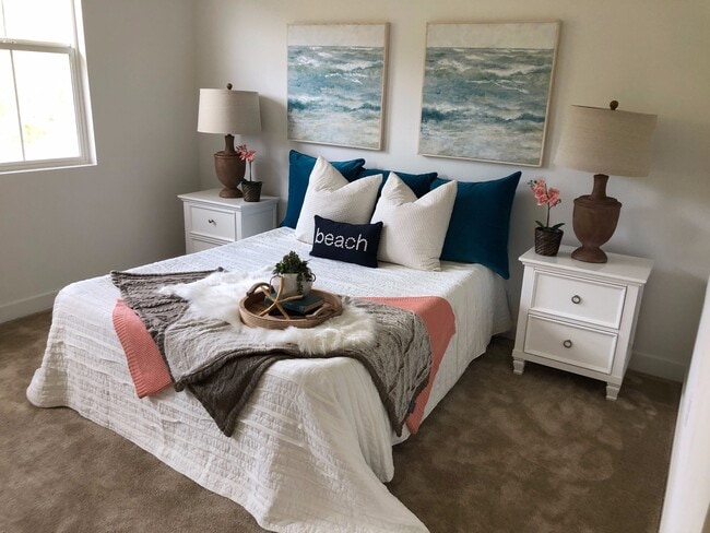 Building Photo - Gorgeous 4 bed/4 bath w/2 car garage in new community w/pool less than 1 mile to the beach!