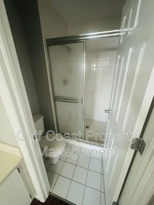 Building Photo - 3300 Loveland Blvd