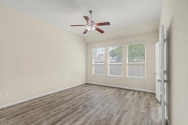 Building Photo - 3834 Raintree Village Dr