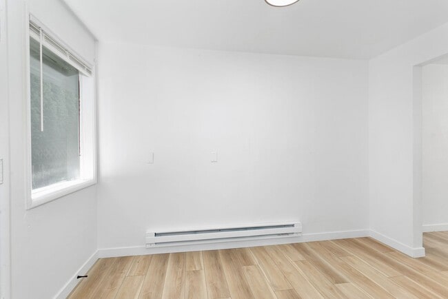 Building Photo - 610 S Sheridan Ave