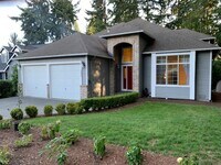 Building Photo - Shoreline House