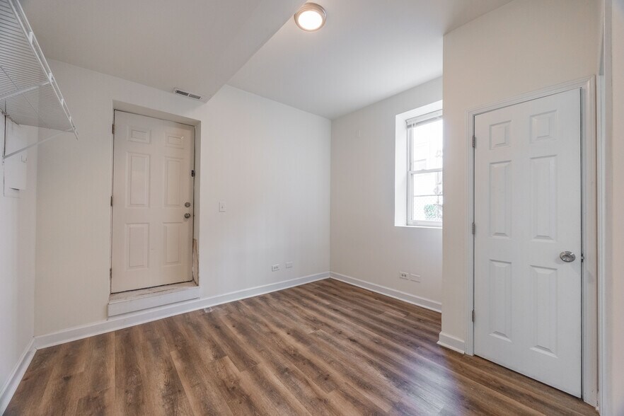 Building Photo - 2112 N Campbell Ave