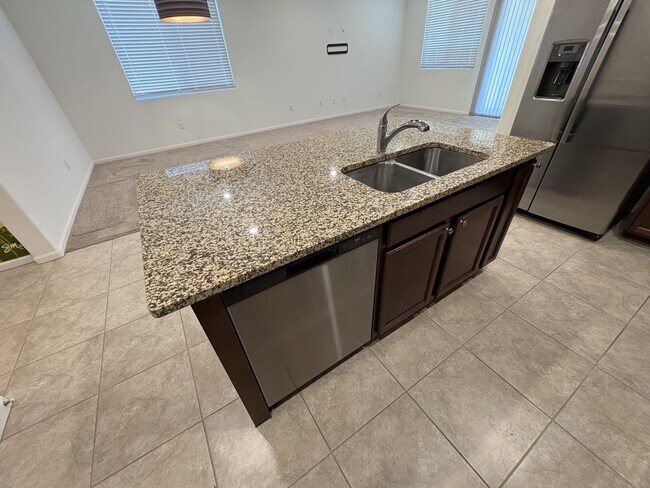 Building Photo - Four bedroom beauty in Star Valley