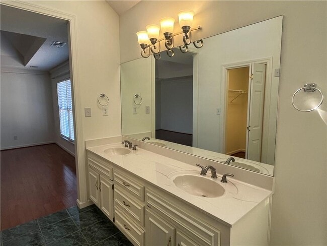 Building Photo - 972 Bridgegate Dr NE