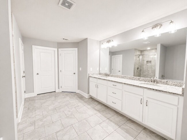 Building Photo - Discover your next home in the heart of Cornelia!