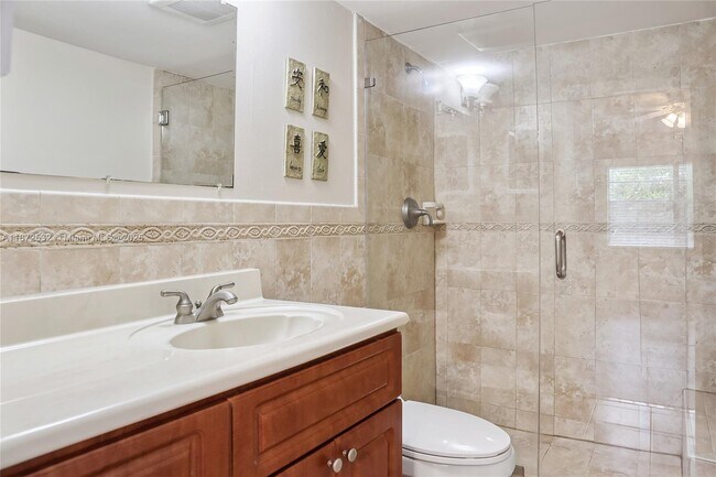 Building Photo - 13720 SW 90th Ave