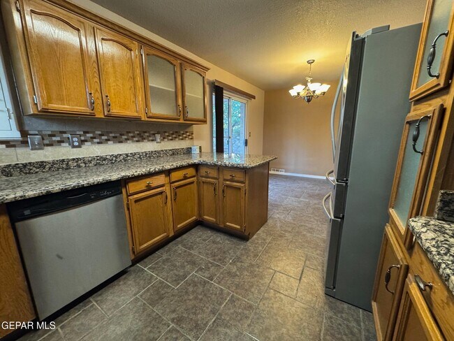 Building Photo - 1428 Beethoven Pl