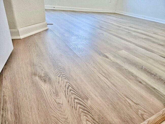 Building Photo - 28423 Aubrey Orchard Ln