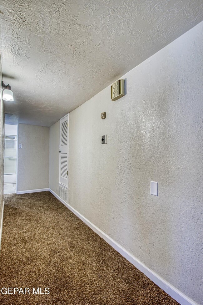 Building Photo - 1611 N Kansas St