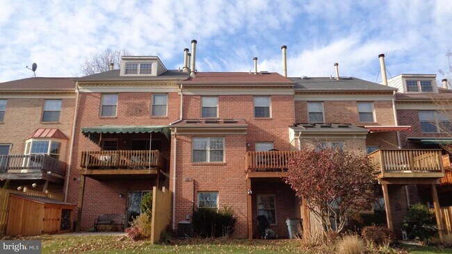 Building Photo - 90 English Run Cir