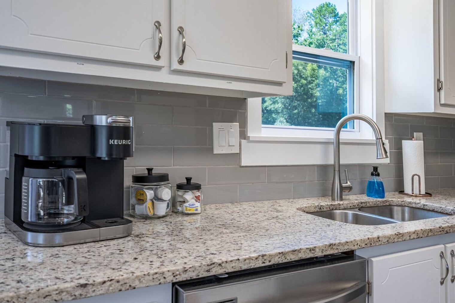 Building Photo - 25 Jennifer Ln