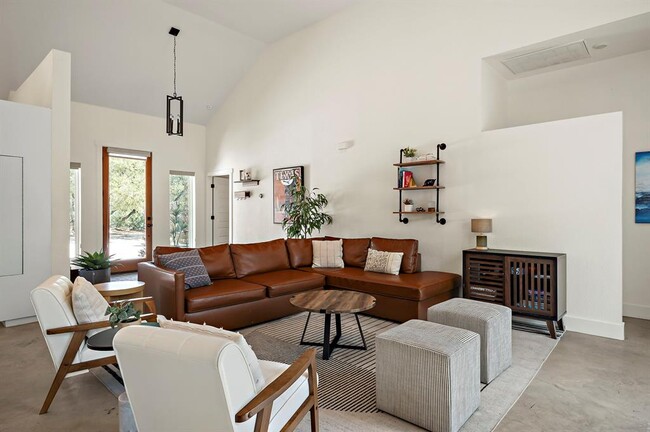 Building Photo - 805 Gallagher Dr