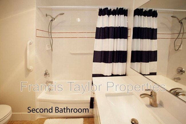 Building Photo - 3685 Vista Campana N