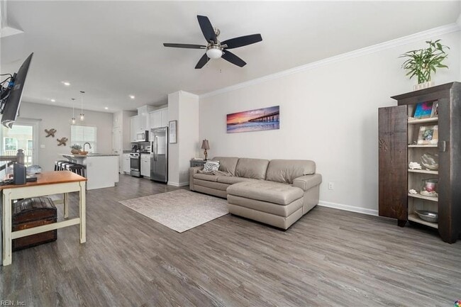 Building Photo - 512 Clara Ln