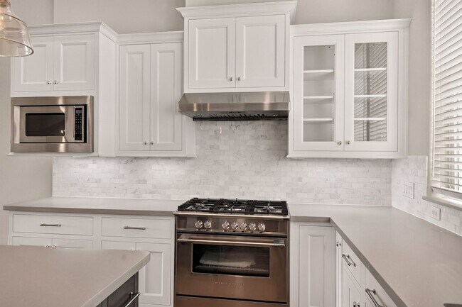 Building Photo - 8711 Oak Kolbe Ln