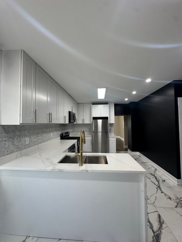 Building Photo - 2704 W 15th Ave