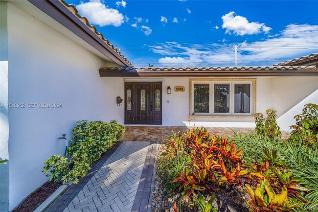 Building Photo - 5801 NE 18th Terrace