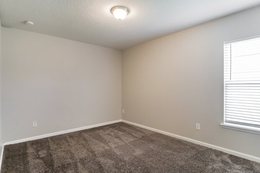 Building Photo - 697 Picasso Ave