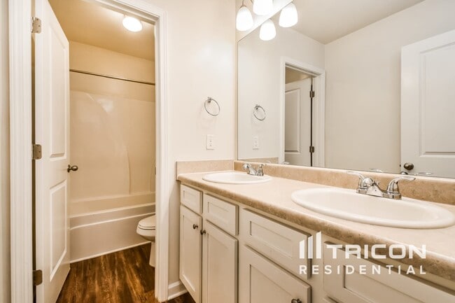 Building Photo - 4094 Evelyn View Ct