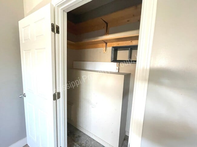 Building Photo - 3BD/2BA FOR RENT