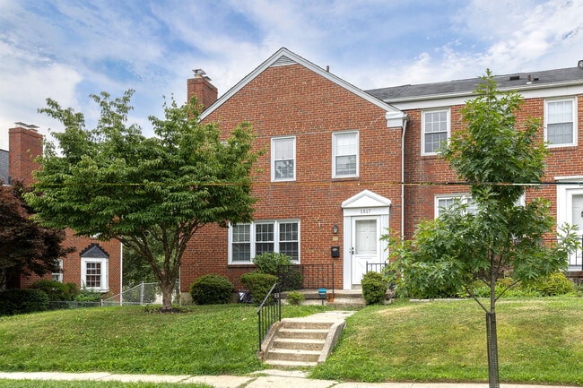 Building Photo - 1517 Dellsway Rd