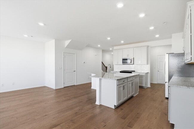 Building Photo - 5604 Corgi Dr