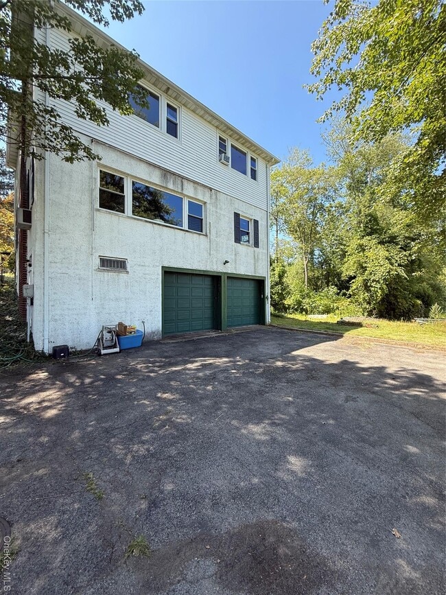 Building Photo - 88 W Mombasha Rd