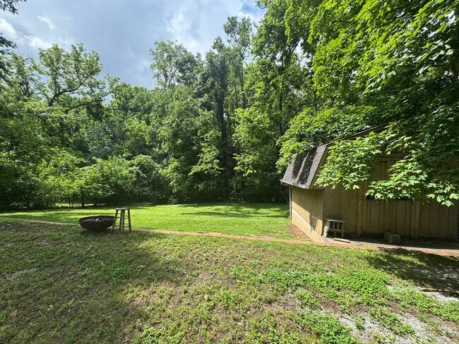 Building Photo - Updated 3BR/2BA home in South Nashville!