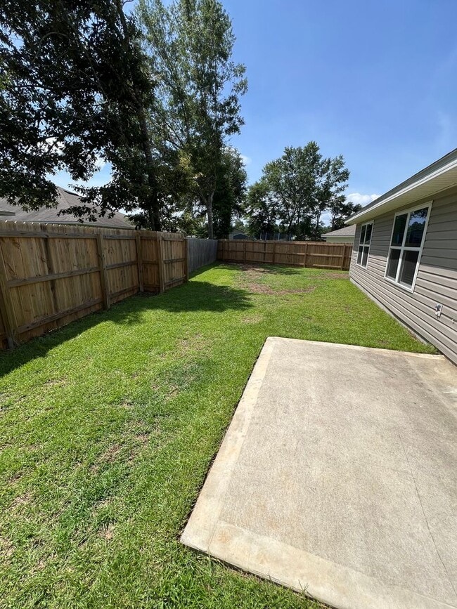 Building Photo - Beautiful, Pace 3/2 Home  with Playgrounds...