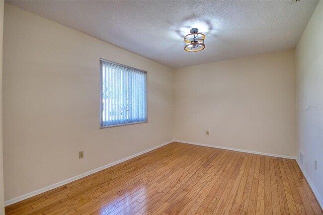 Building Photo - 1837 Princeton Dr