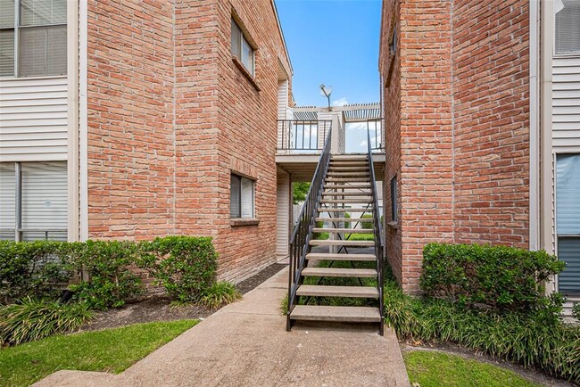 Building Photo - 10176 Oakberry St