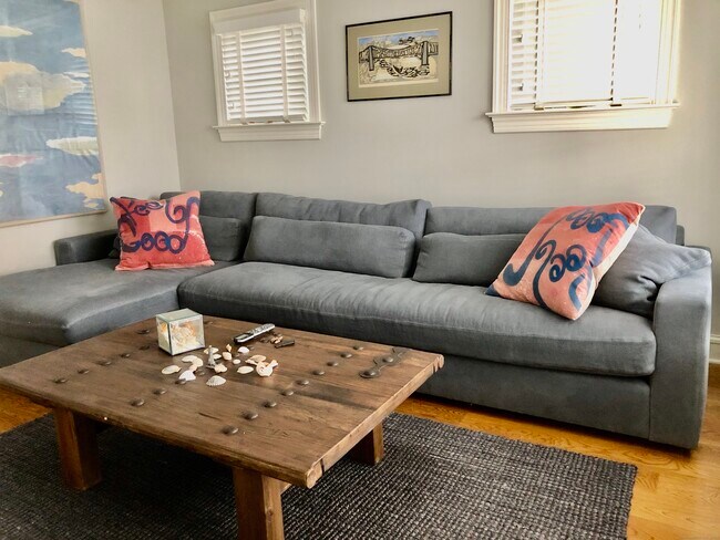 Building Photo - 12 Danbury Ave