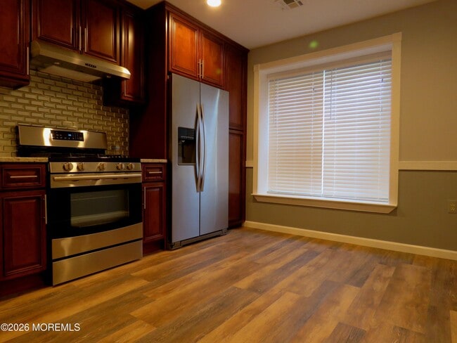Building Photo - 273 Plum Dr