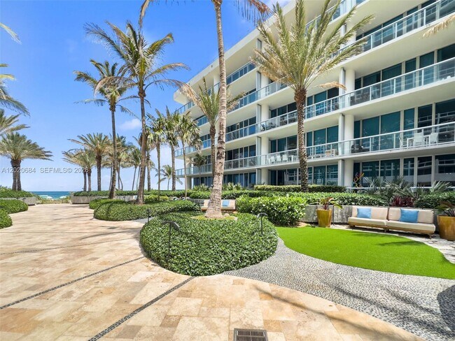 Building Photo - 6801 Collins Ave