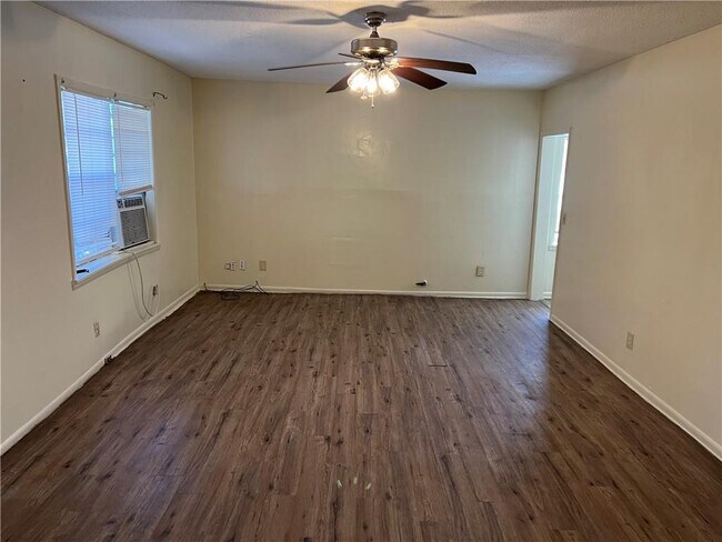 Building Photo - 1801 Goodyear Ave