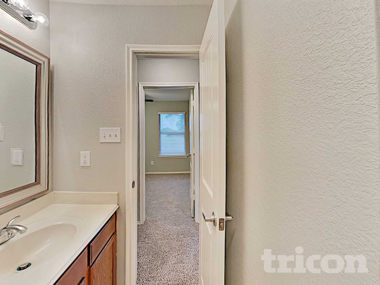 Building Photo - 626 Chapman Dr