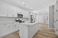 Building Photo - 701 W 29th St