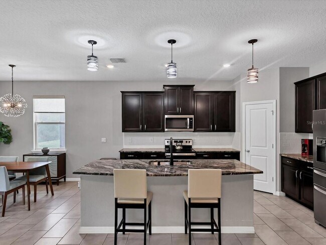 Building Photo - 17605 Cantarina Cove