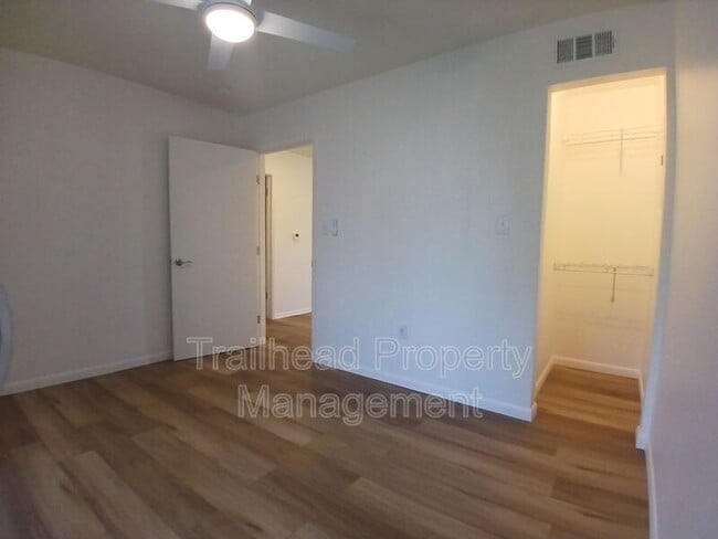 Building Photo - 7801 W 83rd St