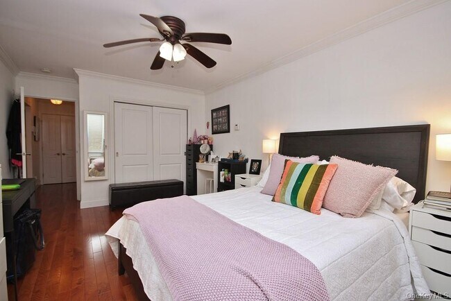 Building Photo - 1374 Midland Ave