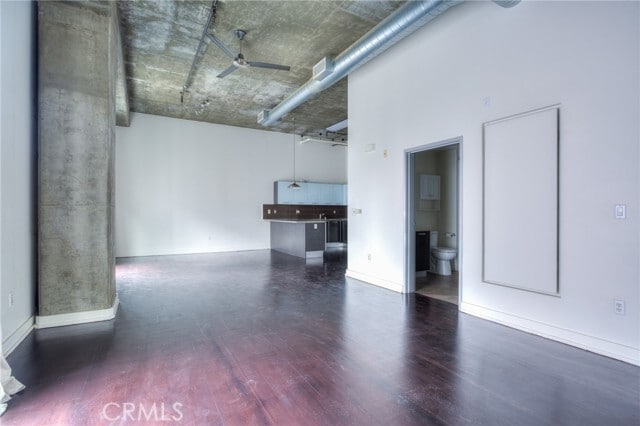 Building Photo - 645 W 9th St