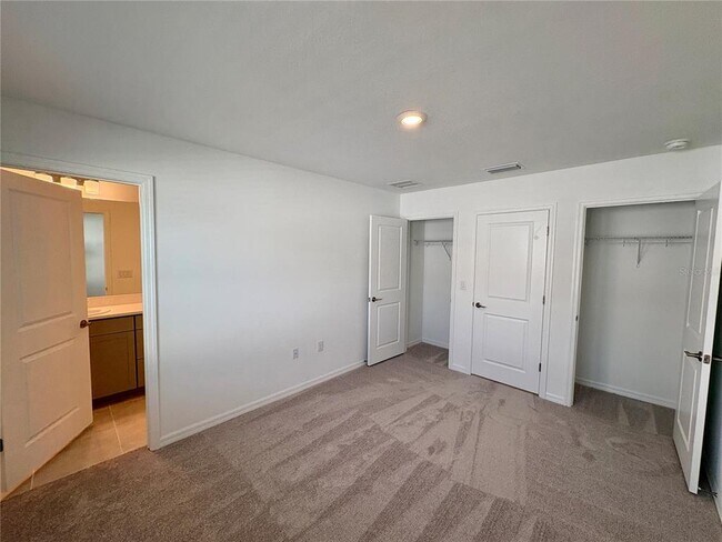 Building Photo - 8584 Daybreak St