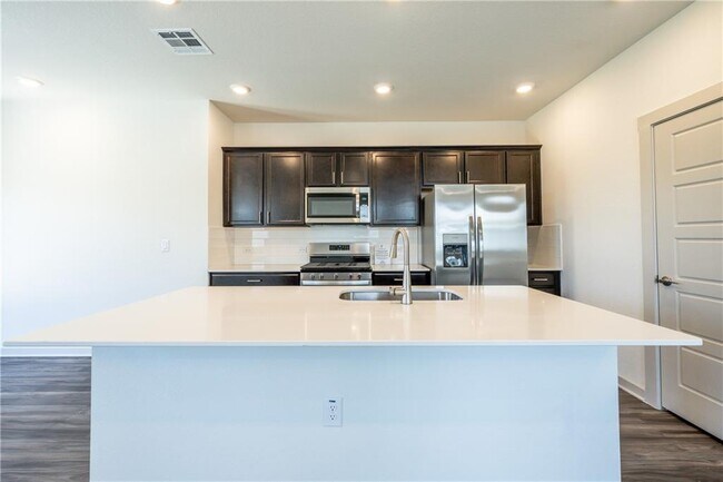 Building Photo - 13708 Lubeck Dr