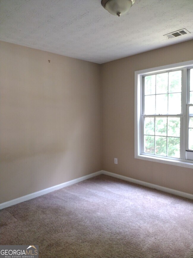 Building Photo - 2588 Rainmaker Dr