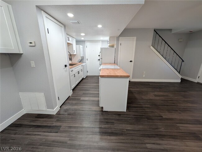 Building Photo - 1441 Dorothy Ave