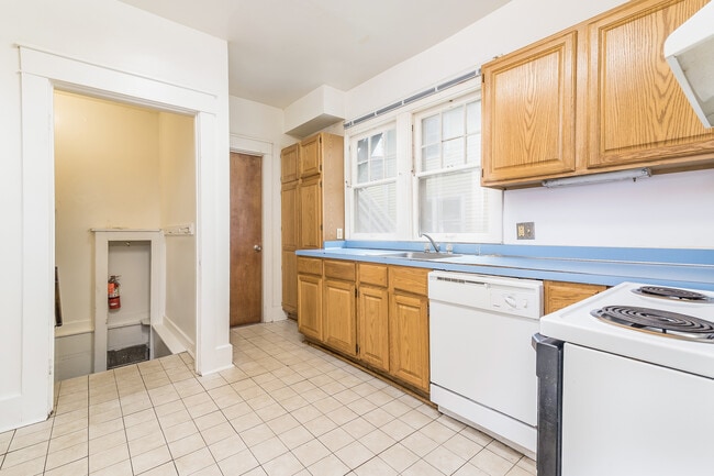 Building Photo - 1301 Washtenaw Ave