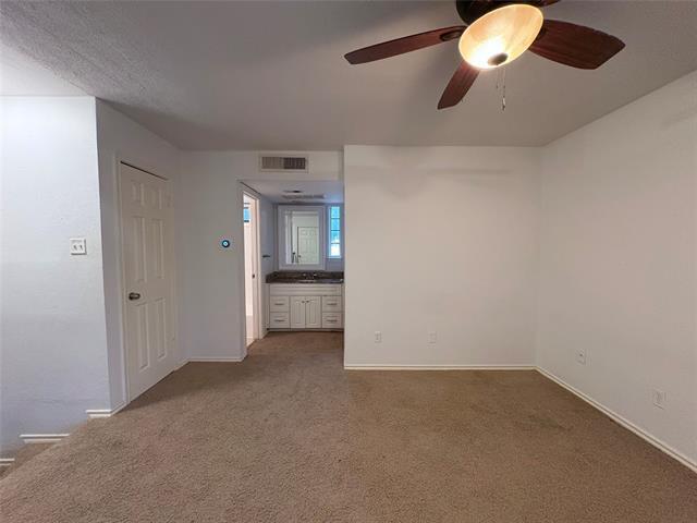 Building Photo - 4000 Rawlins St