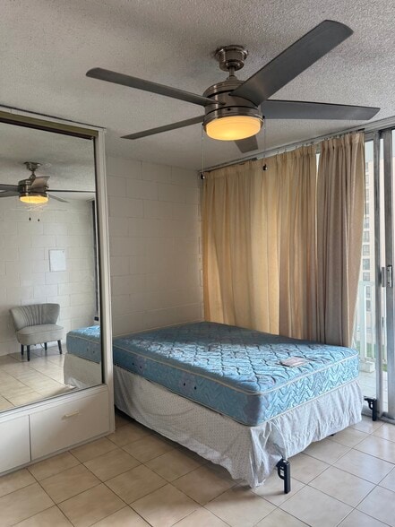 Building Photo - 2509 Ala Wai Blvd