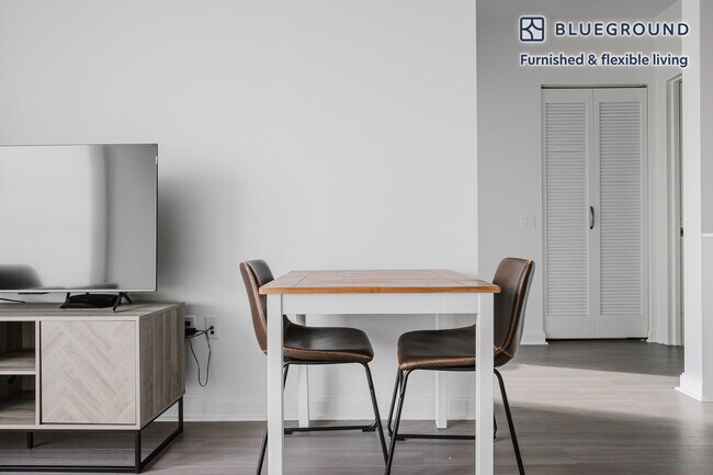 Building Photo - 500 N Lake Shore Dr