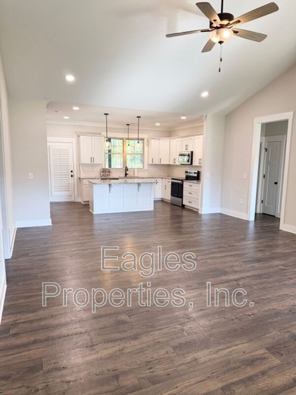 Building Photo - 609 Tuscany Cir